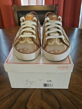 Coach Khaki Signature Low-Top Women Sneakers with White Laces